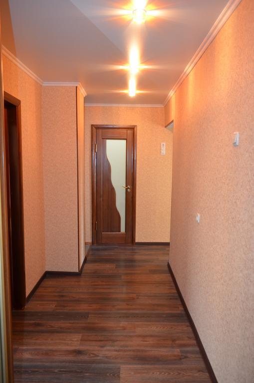 Apartment At Zhukova Street Baranavichy Exterior photo