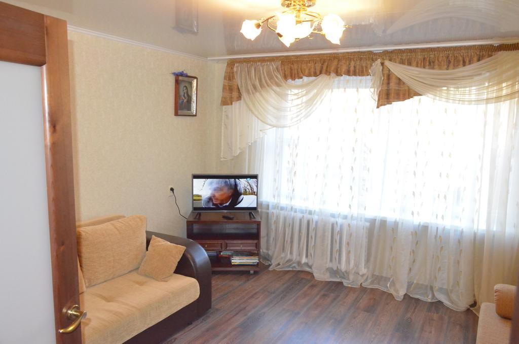 Apartment At Zhukova Street Baranavichy Exterior photo